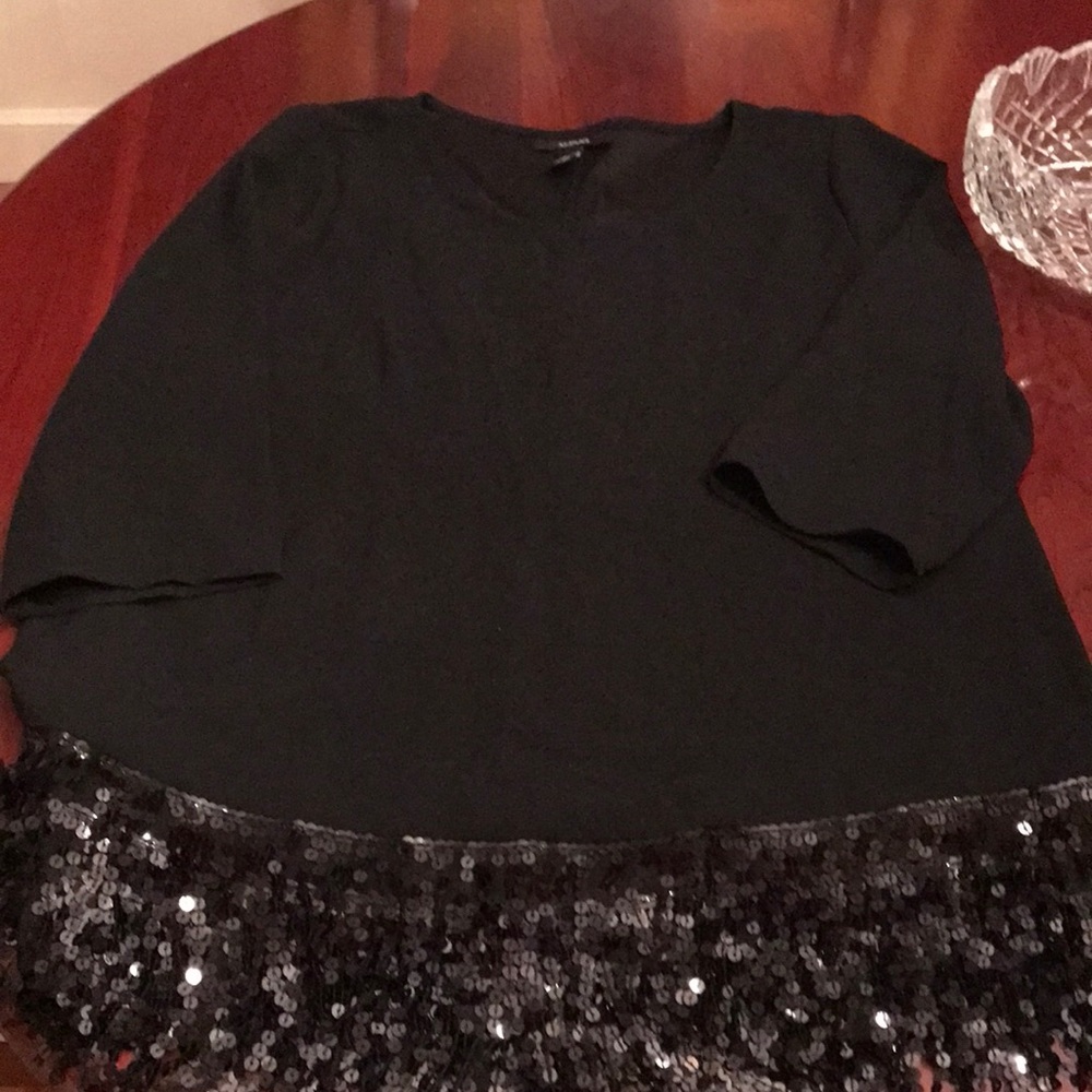 Alfani size 4 dress shirt.  sequins rimming the bottom.  BrNd new never worn.